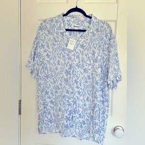 NWT Nordstrom Abound Blue and White Sketch Floral Shirt